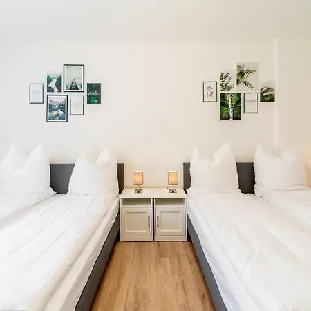 Grosse 3-Zimmer Wohnung - Zentral-Coburg - Kostenloser Parkplatz Exterior photo